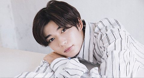眠そうな男性