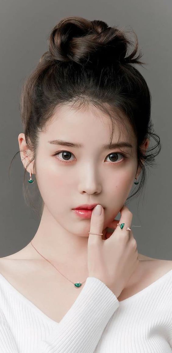 IU