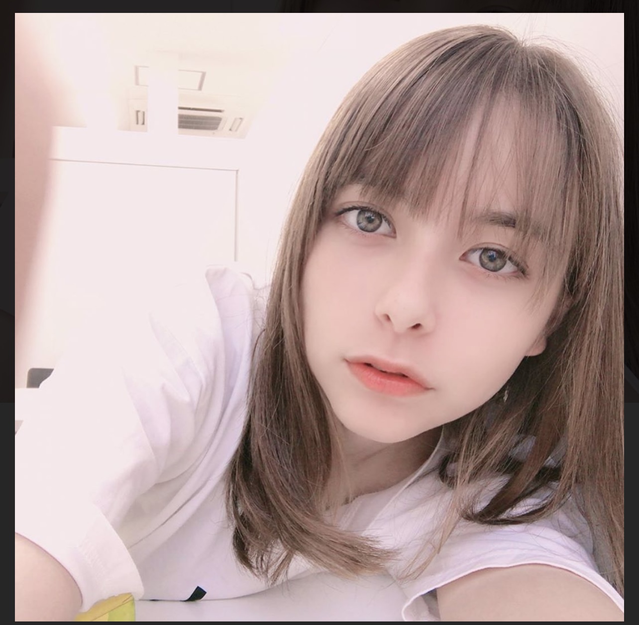 うっとりした女性