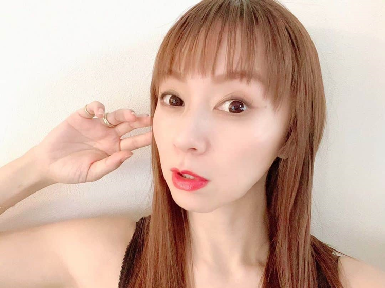 痩せこけた女性