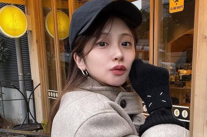 帽子の女性