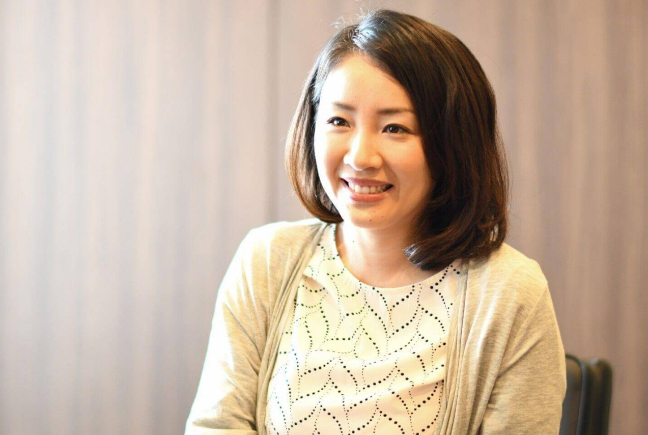 微笑む女性