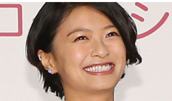 笑顔の女性