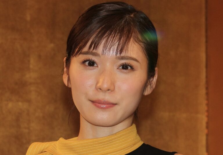 【松岡茉優眉毛の作り方】書き方のポイントはなだらかなストレートライン！